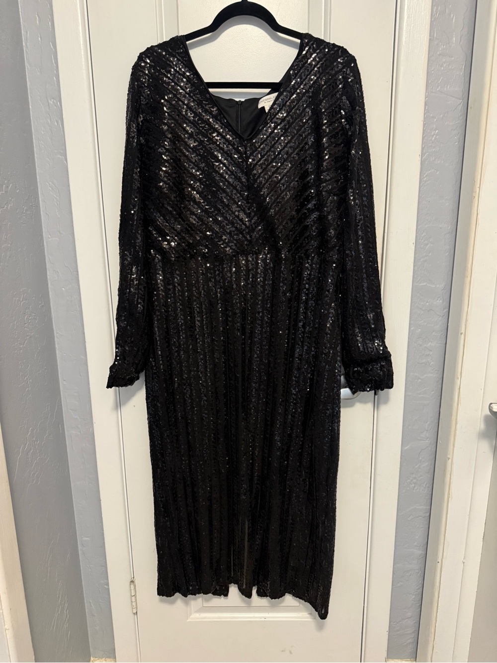 Chic Soul Black Sequin Long Sleeve Midi Dress